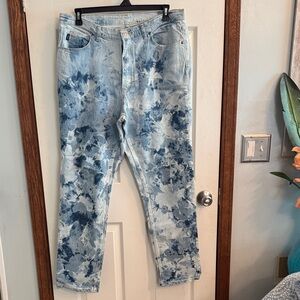Chic Blue Patterned Relaxed Jeans